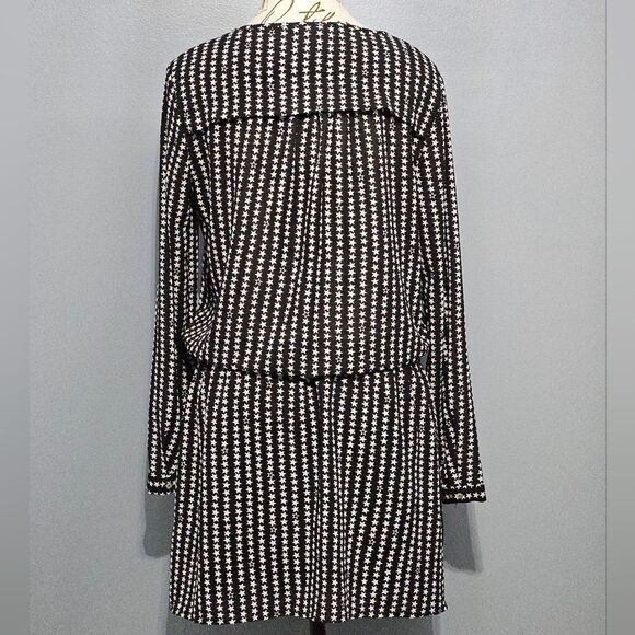 🔥H&M black dress with tiny stars. So pretty. EUC, Oversized size 6. - Picture 7 of 9